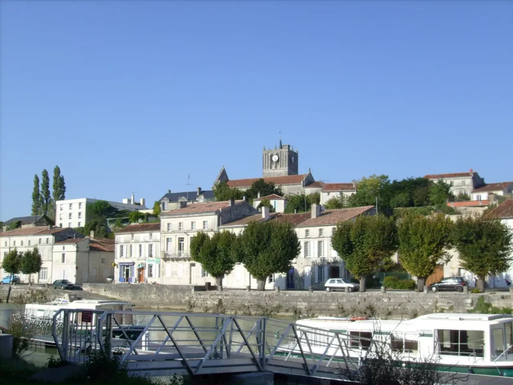 Saint-Savinien (17)