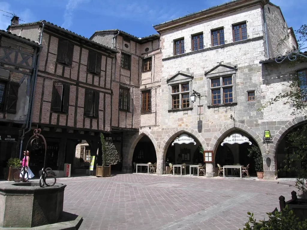 Castelnau-de-Montmirail (81)